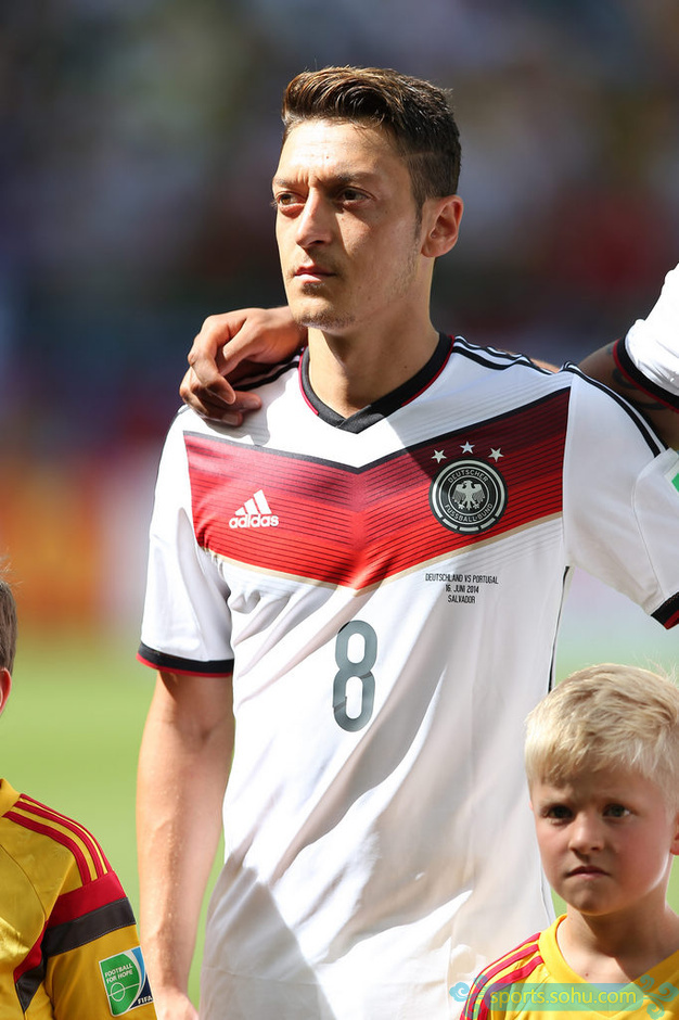 米兰体育入口-加拿大鏖战墨西哥,穆勒完成帽子戏法的简单介绍