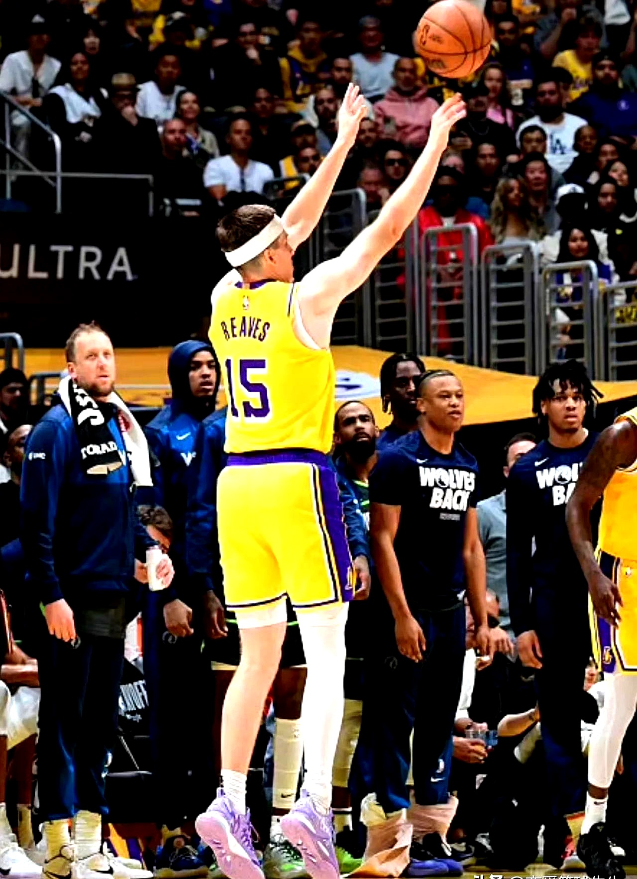 米兰体育-湖人客场绝杀黄蜂，詹姆斯三分球解围干净利索