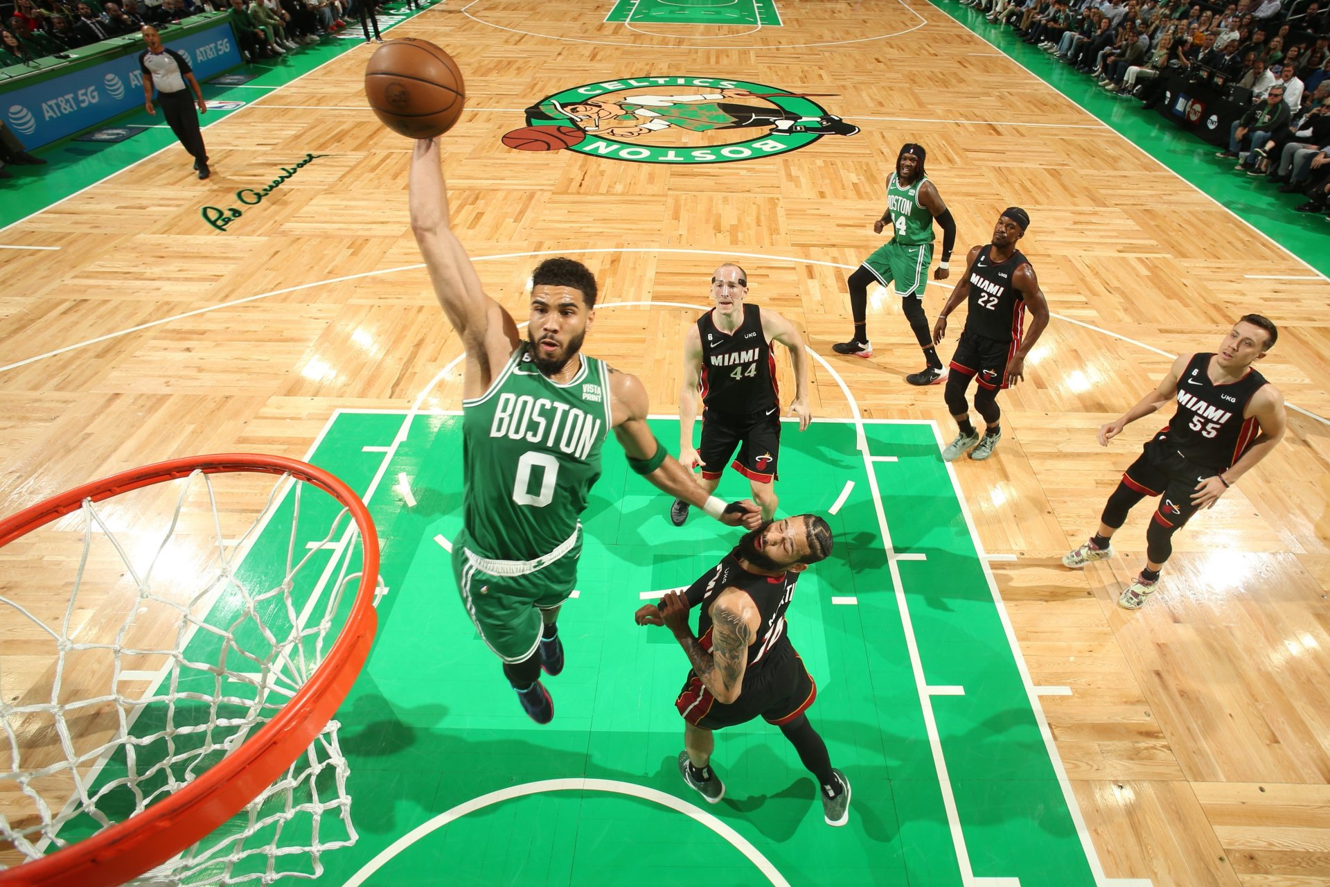 步行者队在比赛中展现出不服输的态度的简单介绍