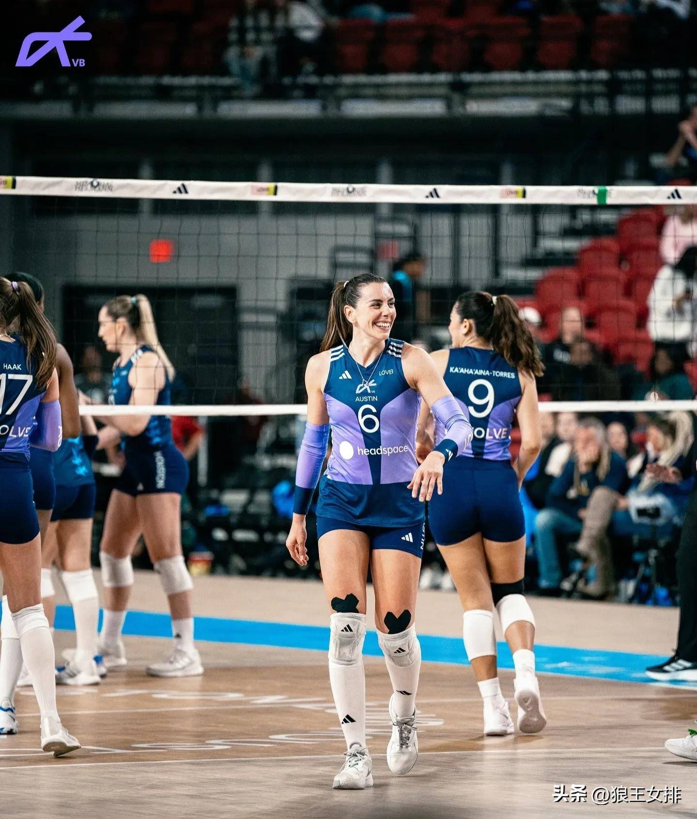 美国排球队实力强劲，晋级决赛的简单介绍