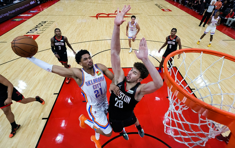 深圳队轻取雷霆，福克斯状态火热的简单介绍