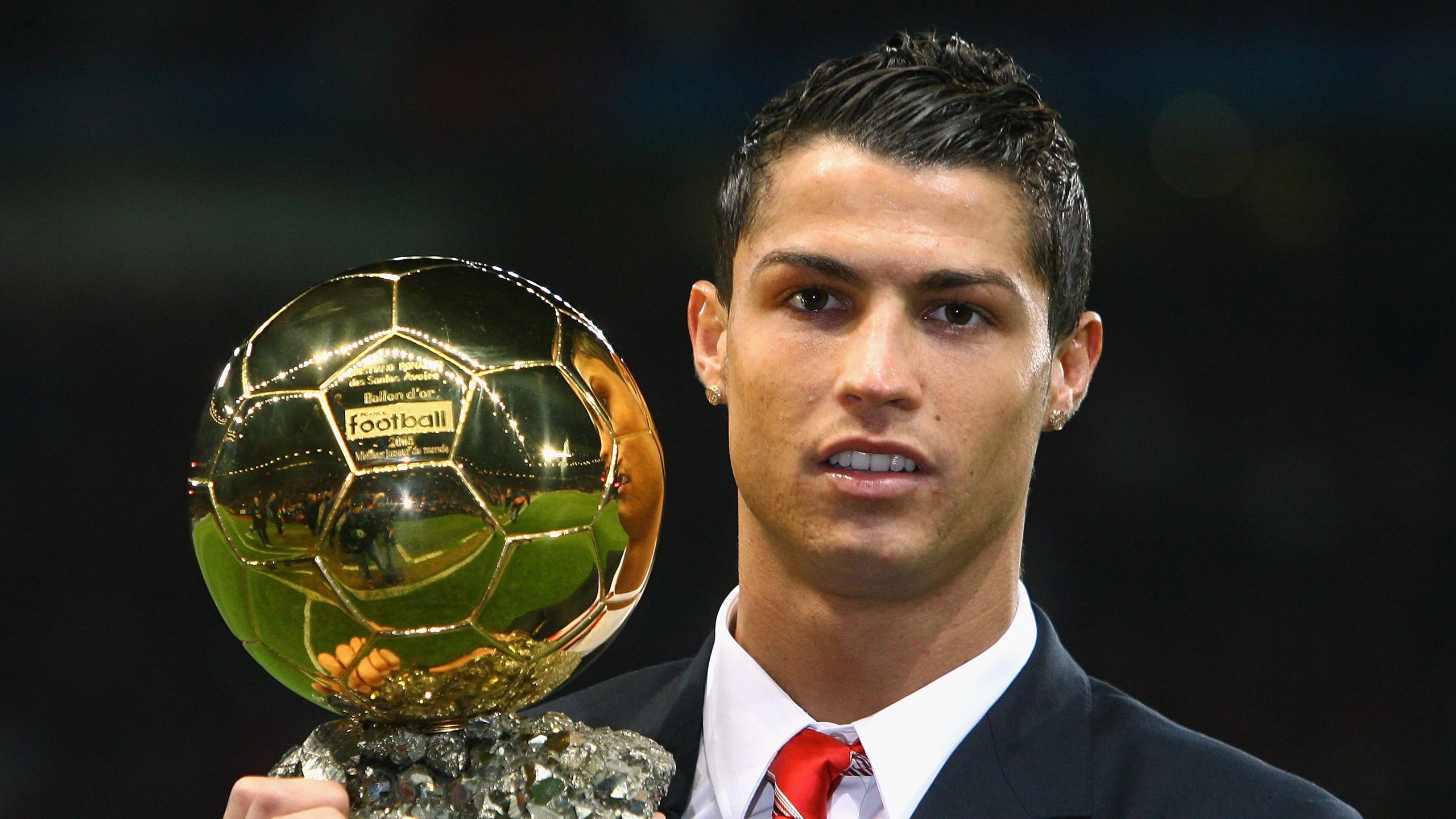 绿茵场上的埃及艳后，欧冠决赛焦点战启示录与埃及轻取玻利维亚的战术镜像